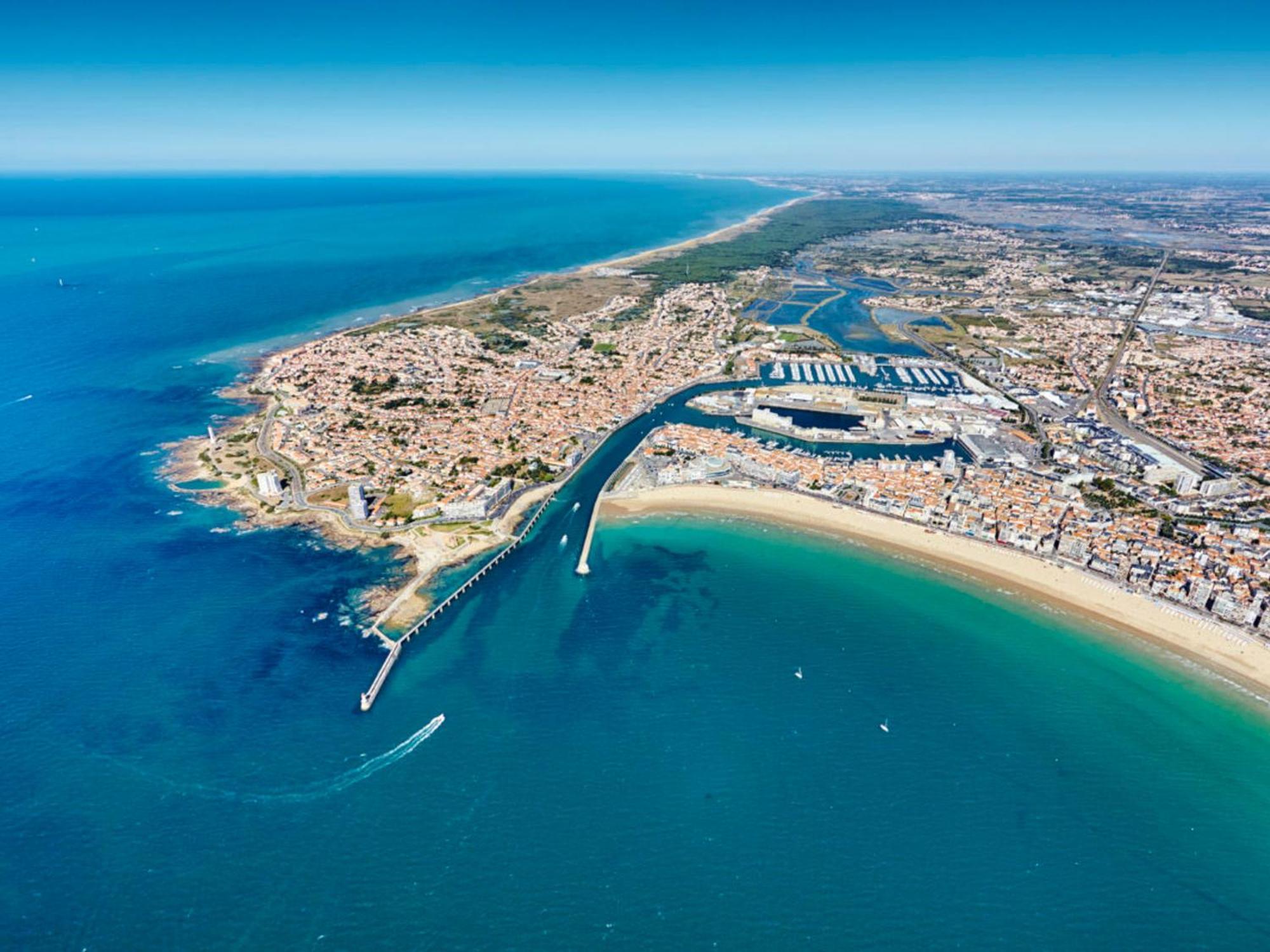 Appartement Moderne Au Centre-Ville, 150M Plage, Wifi, Confort Ideal Pour Familles - Fr-1-92-876 Les Sables-d'Olonne Exterior photo